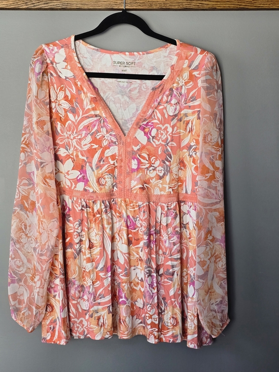 torrid Tops - Torrid Super Soft Floral Peplum/Babydoll Blouse.